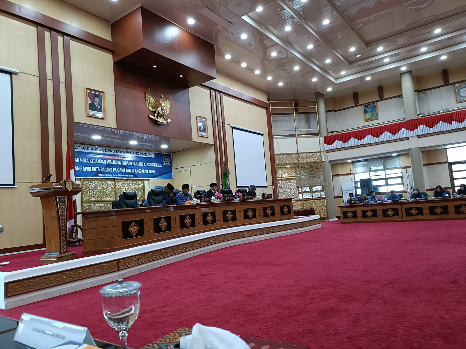 Rapat DPRD 25 November 2024