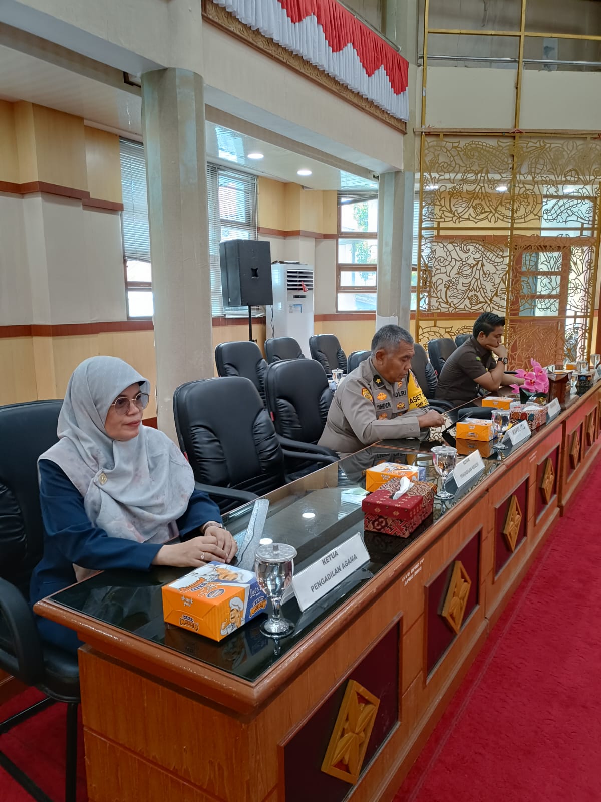 Rapat DPRD 25 November