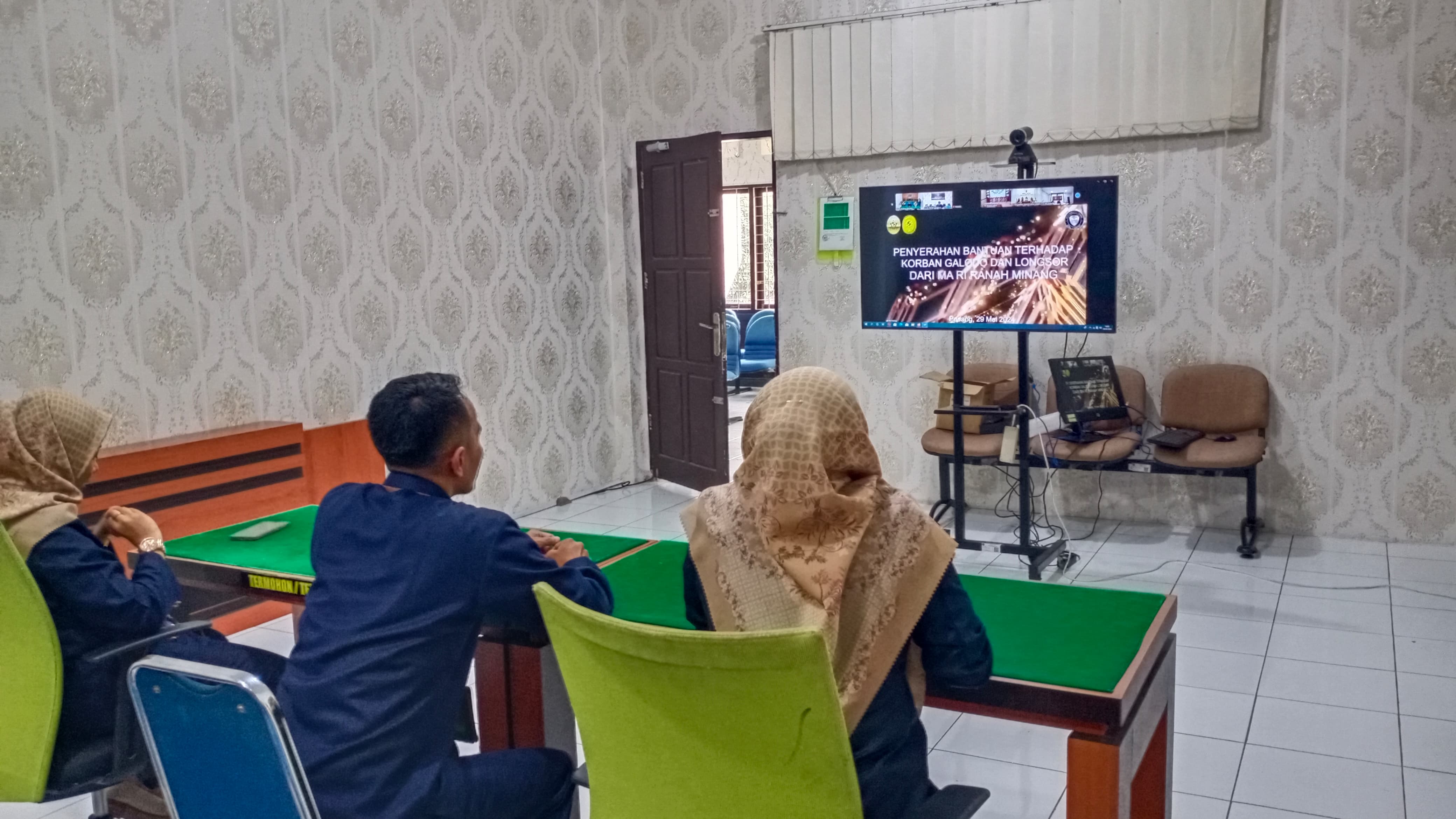 zoom penyerahan bantuan mari ranah minang 29mei 4