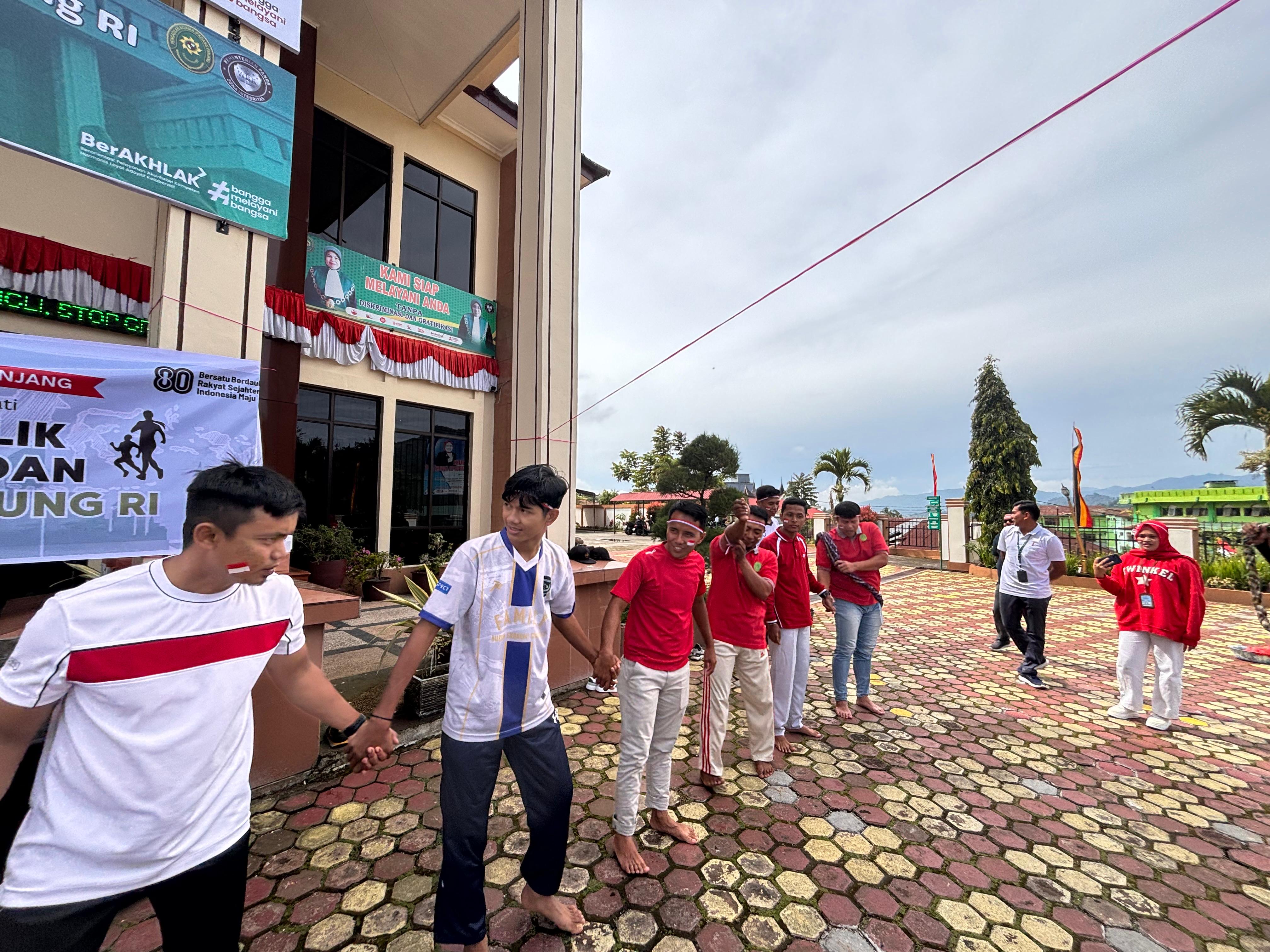 lomba hut mari 15agust 3