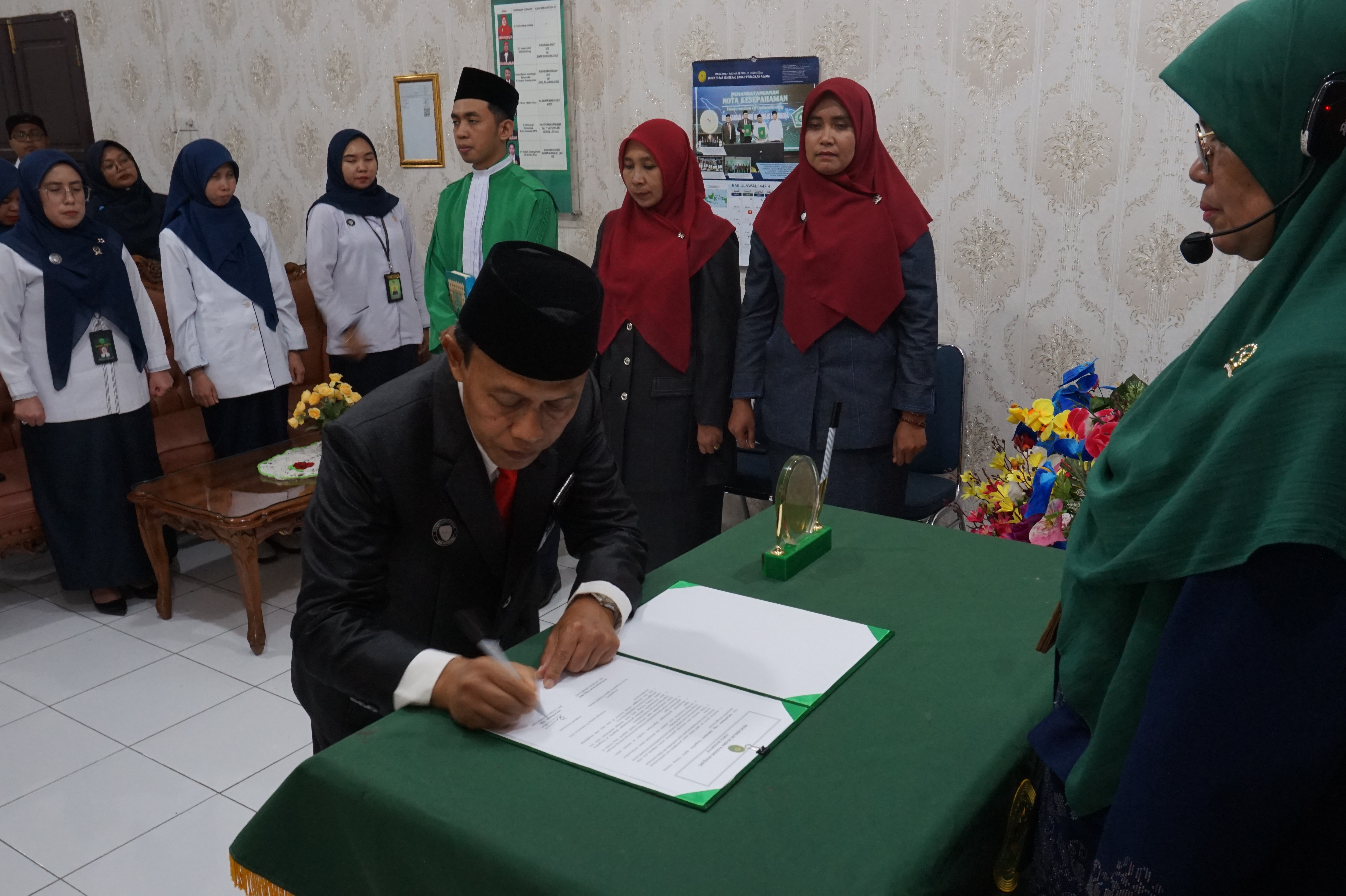 pelantikan sekretaris 22sep 3