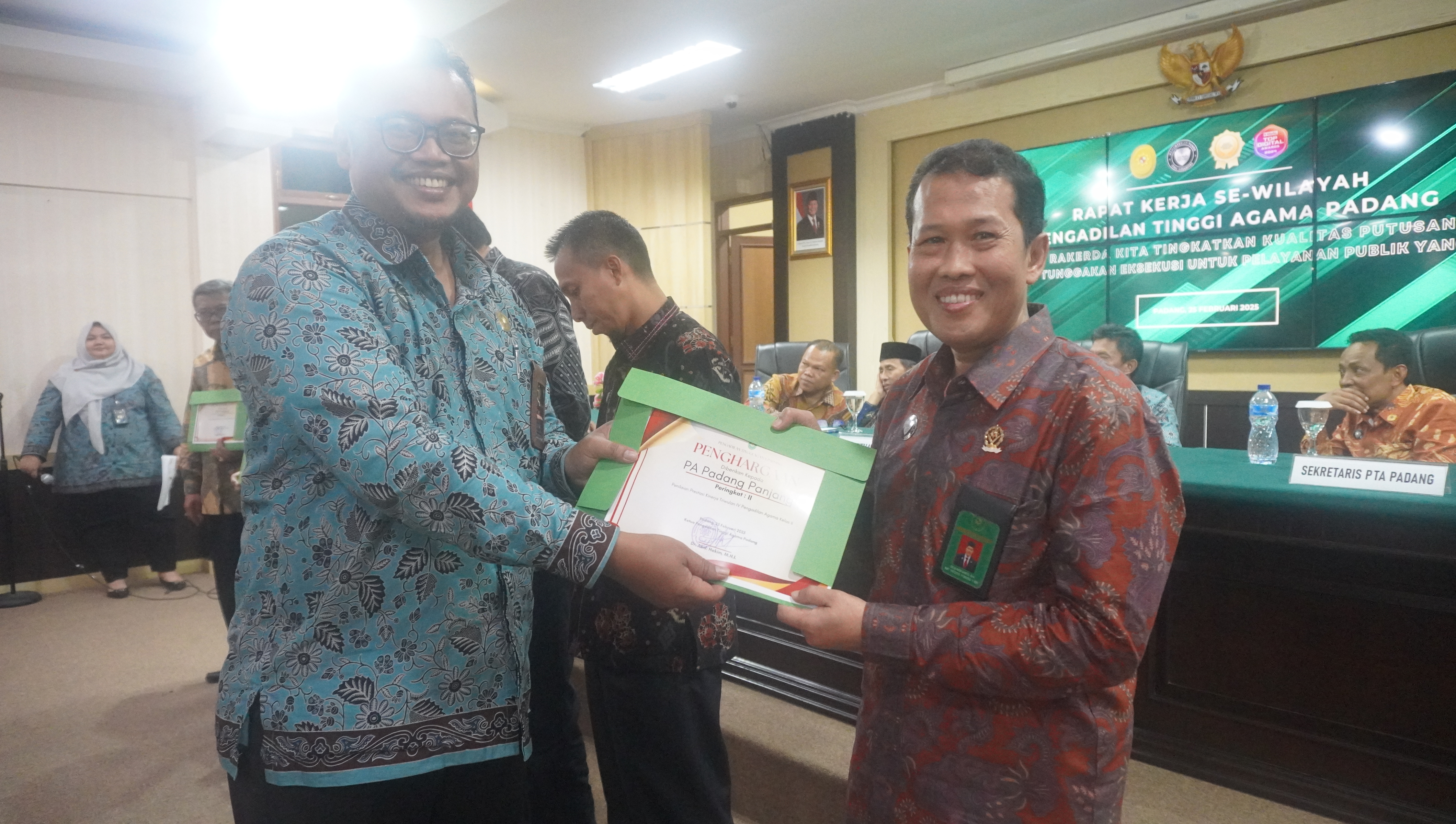 penghargaan pta padang 25feb 2