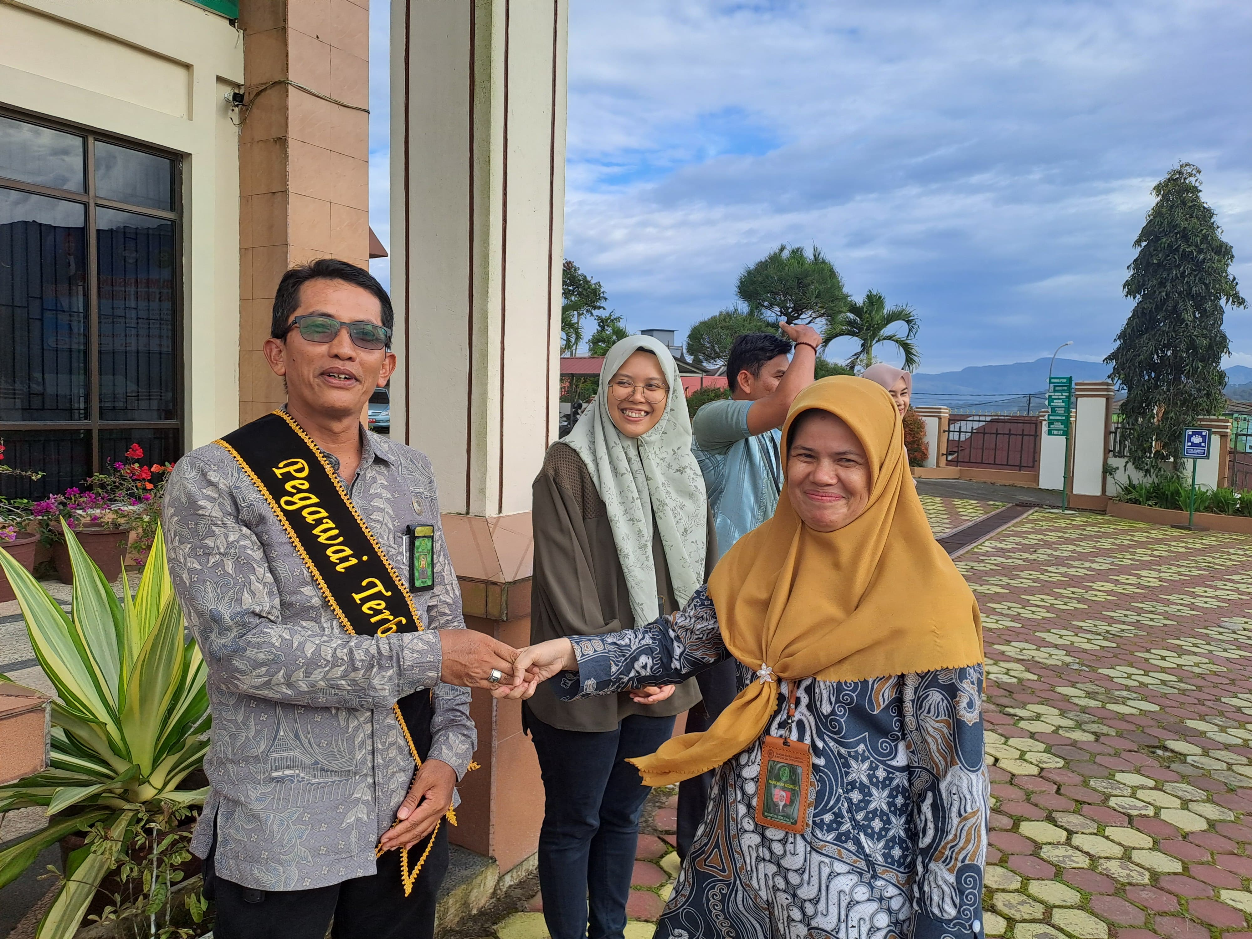 pengukuhan pegwai terbaik 31jan 1