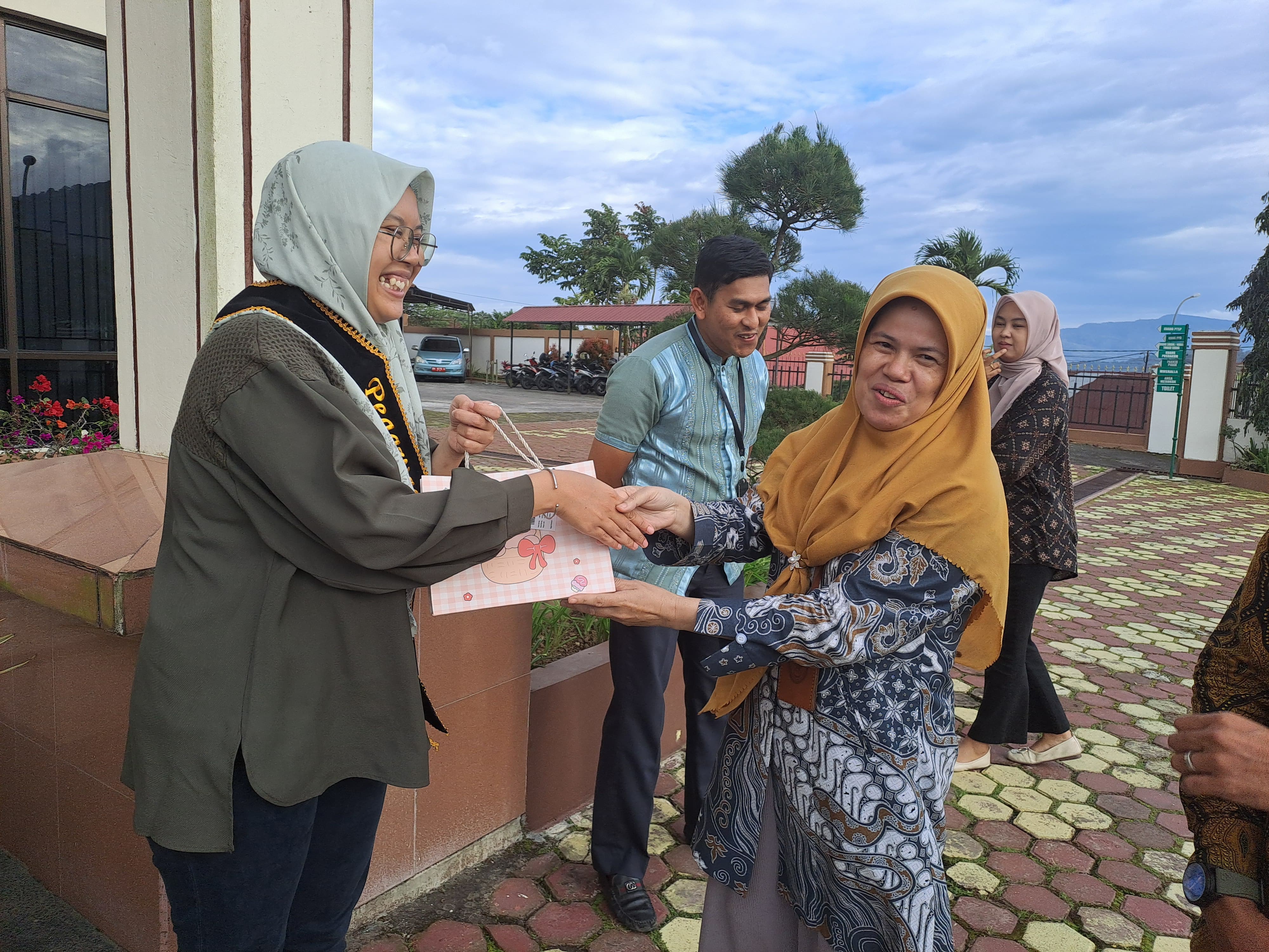 pengukuhan pegwai terbaik 31jan 2