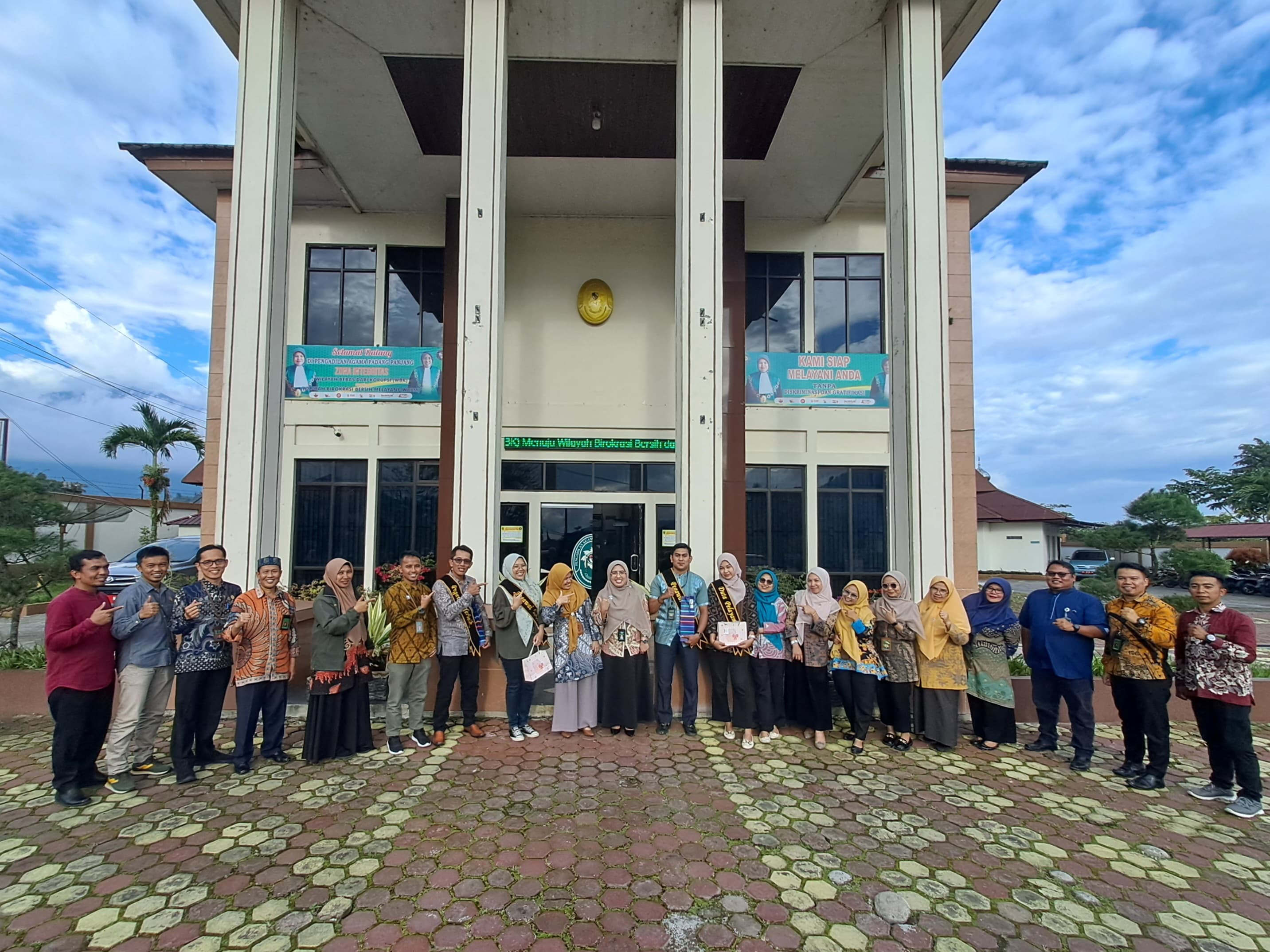 pengukuhan pegwai terbaik 31jan 5