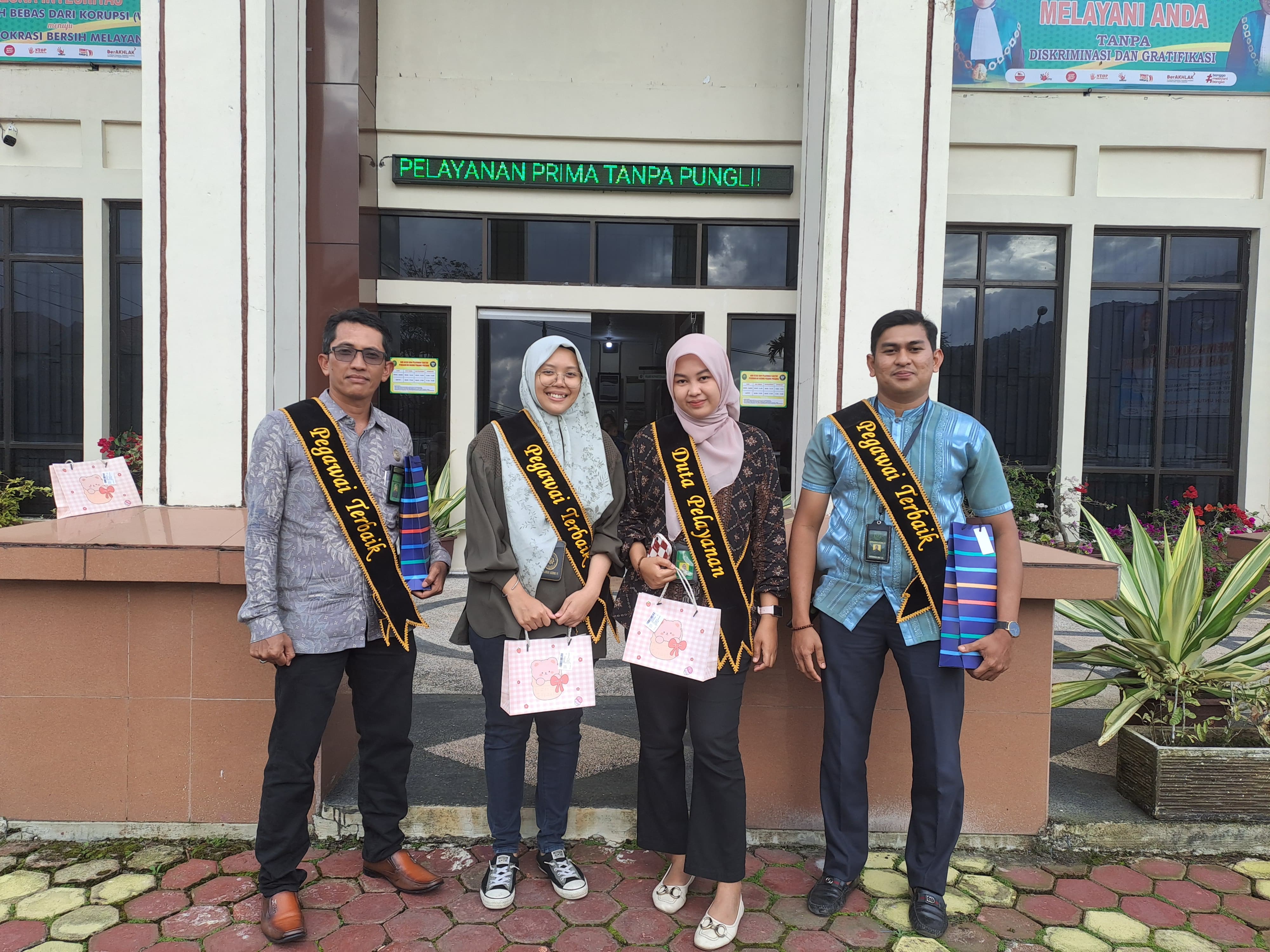 pengukuhan pegwai terbaik 31jan 6