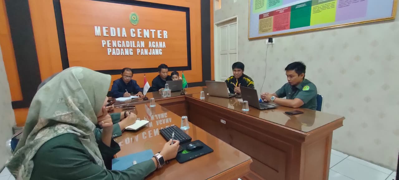 rapat pengelola anggaran 2des 1